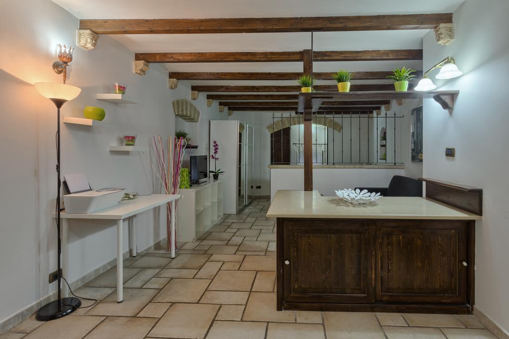 Due Passi Dal Borgo Antico Apartment Bari Ruang foto