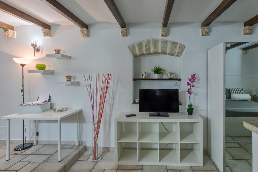 Due Passi Dal Borgo Antico Apartment Bari Ruang foto